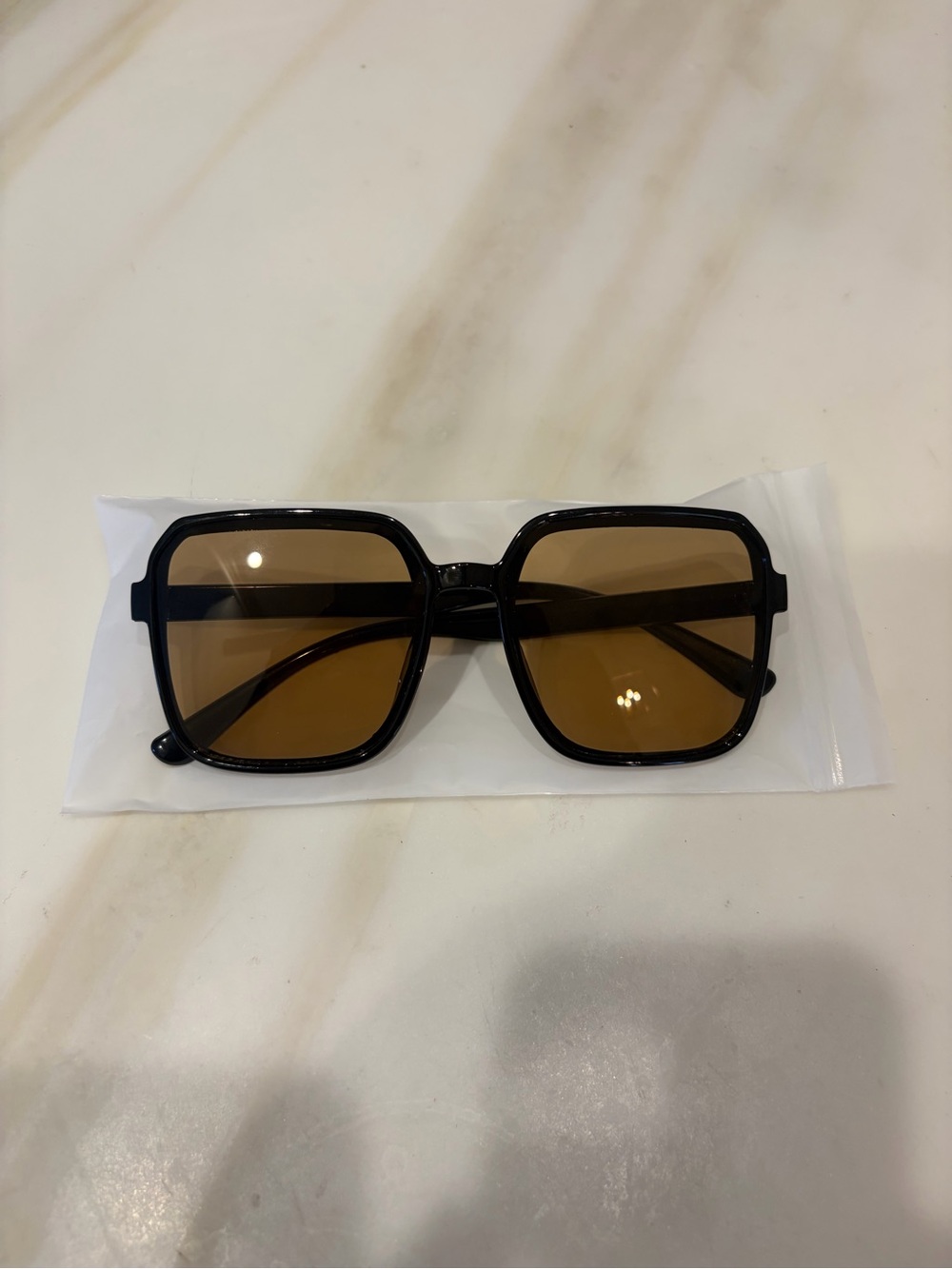 Stylish Black Square Sunglasses with Brown Lenses unisex